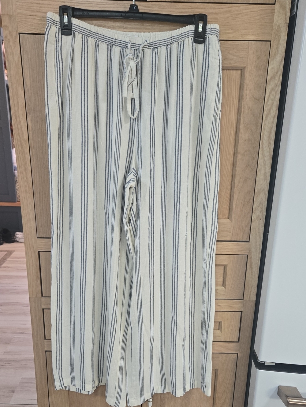 dip Cream and Navy Striped Wide-Leg Pants